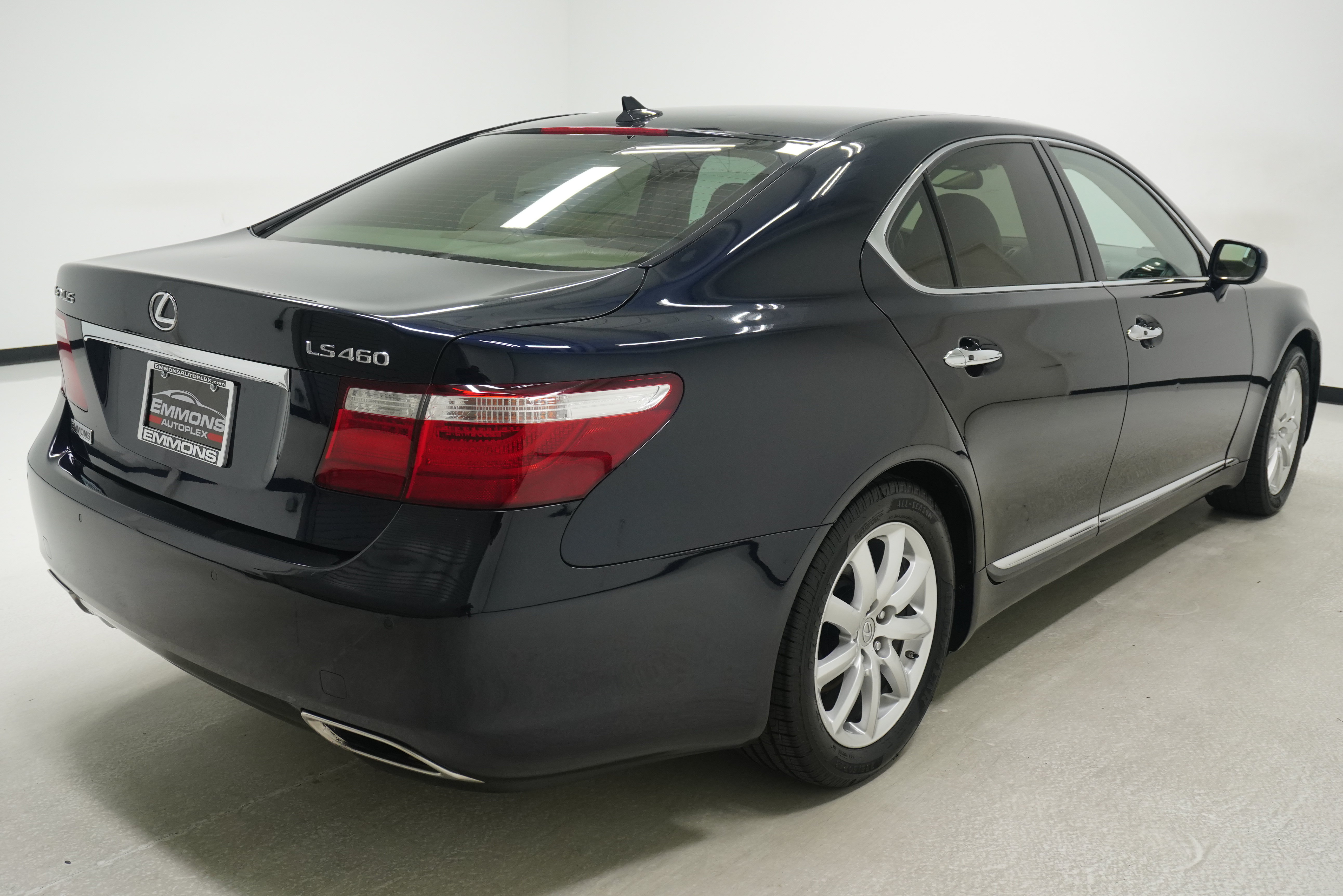 Used 2008 Lexus LS 460 w/ Comfort Pkg RWD image 3