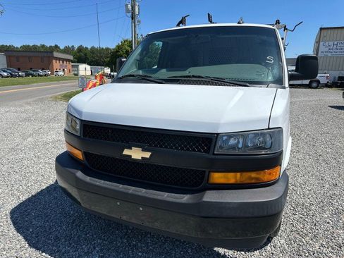 Used 2020 Chevrolet Express 2500 RWD image 3