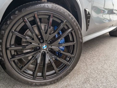 Used 2024 BMW X5 M60i image 3