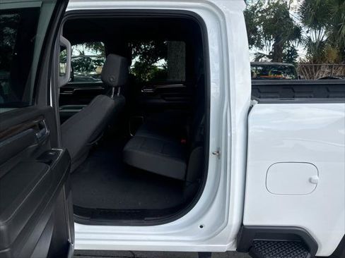 Used 2024 Chevrolet Silverado 2500 LT AWD/4WD image 16