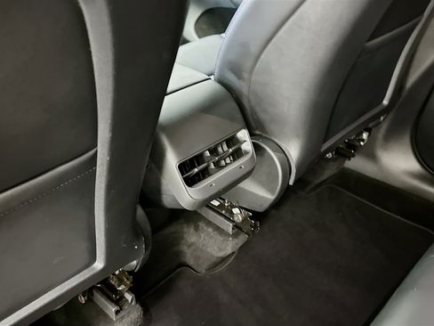 Used 2023 Tesla Model Y Performance image 27