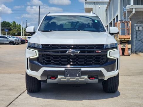 Used 2023 Chevrolet Suburban Z71 w/ Luxury Package AWD/4WD image 2