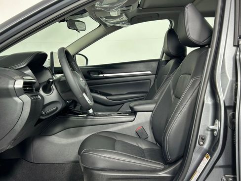 Used 2025 Nissan Altima 2.5 SL FWD image 27