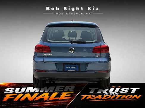 Used 2017 Volkswagen Tiguan Limited w/ Alloy Wheels Package FWD image 10