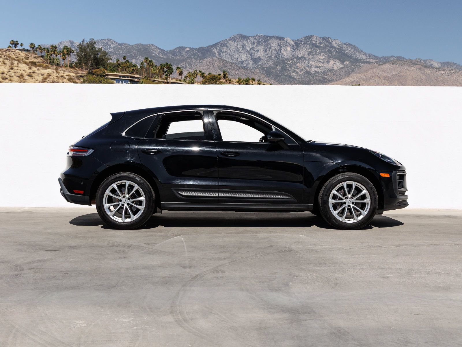 Used 2023 Porsche Macan AWD/4WD image 8