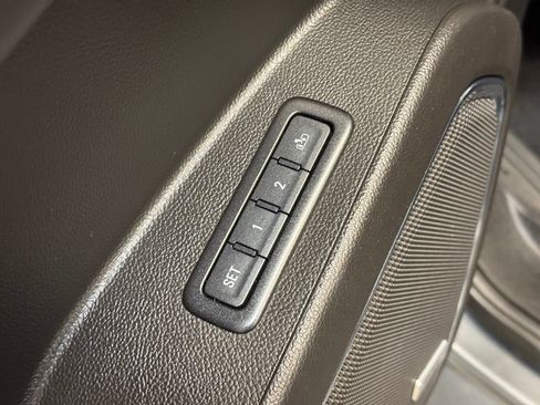 Used 2018 Chevrolet Tahoe LT w/ LT Signature Package AWD/4WD image 11