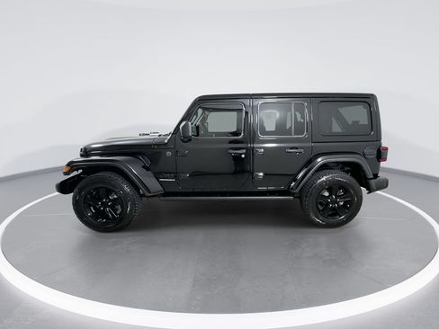 Used 2023 Jeep Wrangler Unlimited Sahara AWD/4WD image 5