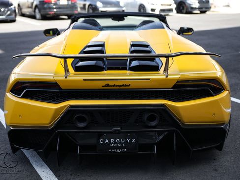 Used 2016 Lamborghini Huracan LP 610-4 AWD/4WD image 18