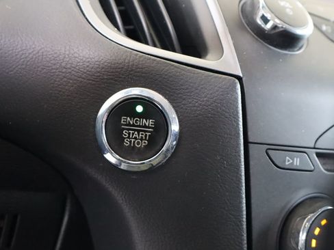 Used 2016 Ford Edge SE FWD image 23