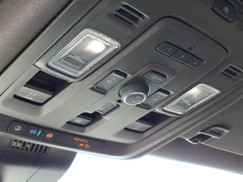 Used 2024 GMC Yukon Denali w/ Denali Reserve Package image 17