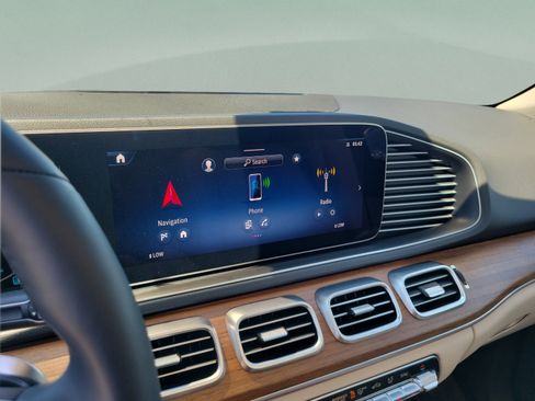 Certified 2026 Mercedes-Benz GLE 450 4MATIC image 17