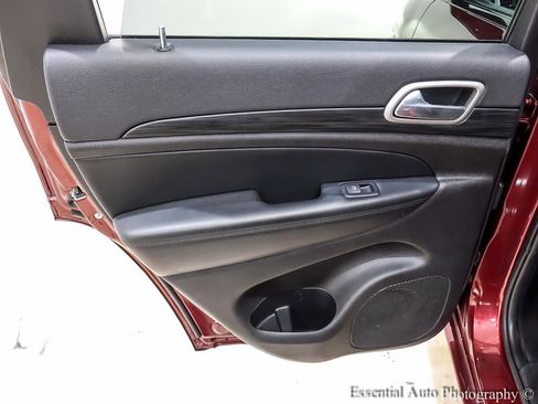 Used 2021 Jeep Grand Cherokee Laredo X image 27