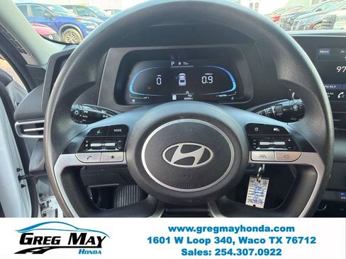 Used 2025 Hyundai Elantra SE FWD image 14