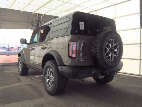 Used 2025 Ford Bronco Badlands image 19
