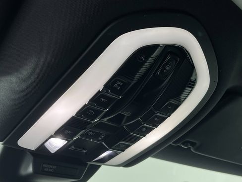 Used 2021 Porsche Macan S image 29