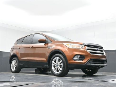 Used 2017 Ford Escape SE image 43