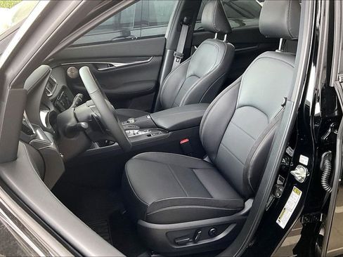 New 2025 INFINITI QX50 Sport image 24