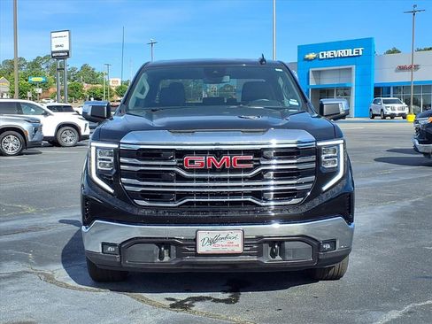 Used 2025 GMC Sierra 1500 SLT RWD image 2