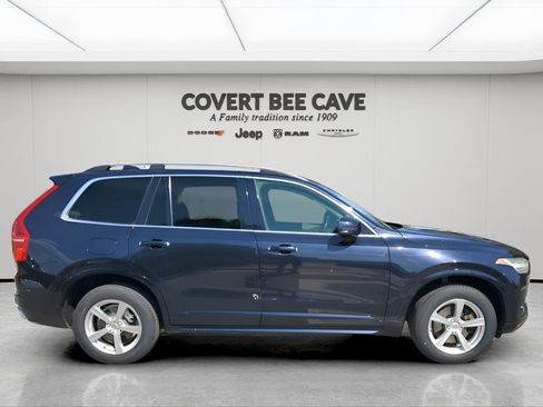 Used 2017 Volvo XC90 T5 Momentum w/ Vision Package image 10