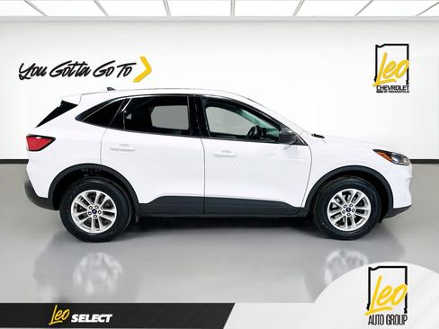 Used 2022 Ford Escape SE image 4