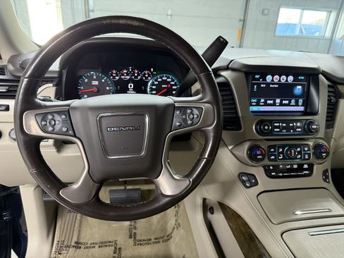 Used 2017 GMC Yukon XL Denali image 15