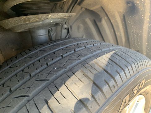 Used 2020 Toyota RAV4 Limited image 12