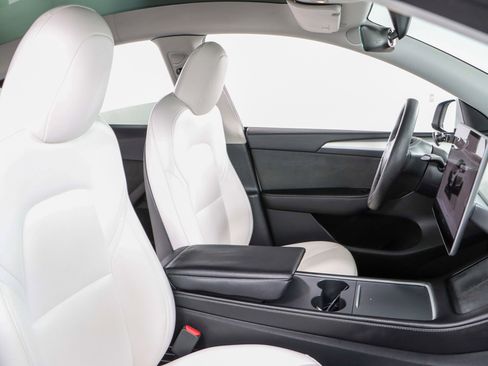 Used 2023 Tesla Model Y Long Range image 24