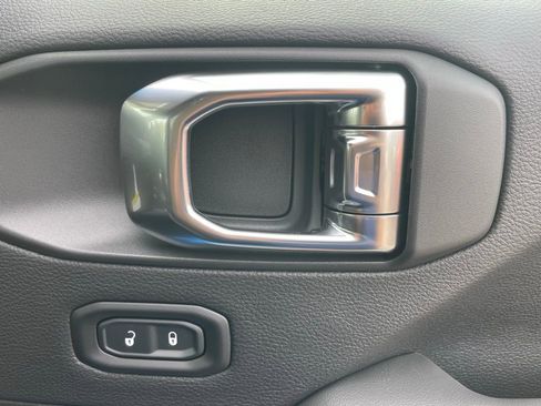 New 2025 Jeep Wrangler Unlimited Rubicon image 17