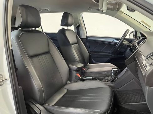 Used 2024 Volkswagen Tiguan SE FWD image 10