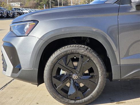 New 2026 Volkswagen Taos S image 5