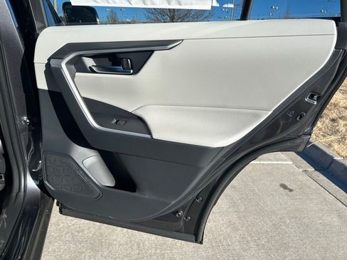 Used 2025 Toyota RAV4 XLE image 16