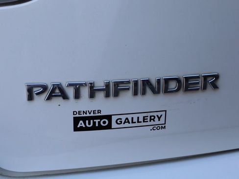 Used 2015 Nissan Pathfinder S AWD/4WD image 25