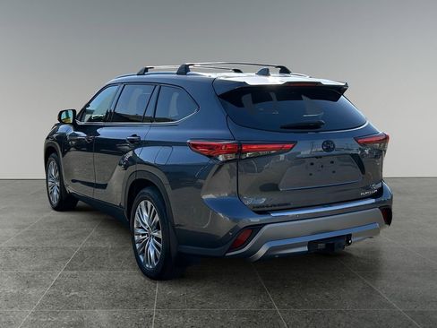 Used 2023 Toyota Highlander Platinum AWD/4WD image 7
