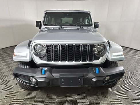 Used 2024 Jeep Wrangler Unlimited w/ Convenience Group AWD/4WD image 9