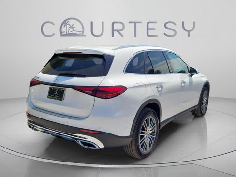 Certified 2026 Mercedes-Benz GLC 300 image 3