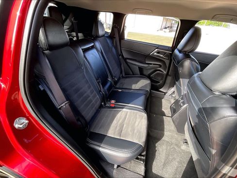 Used 2024 Mitsubishi Outlander SE FWD image 29
