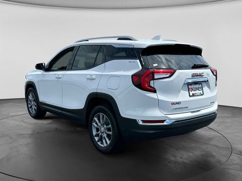 Used 2024 GMC Terrain SLT AWD/4WD image 7