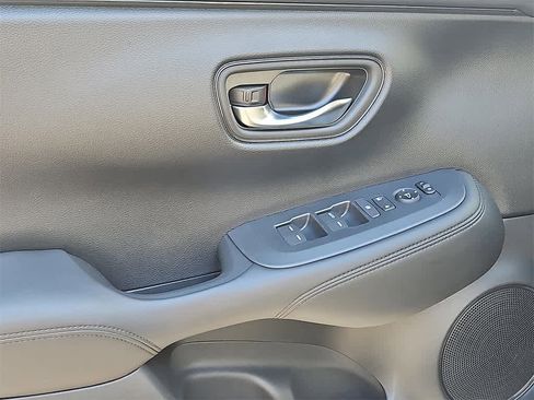 Certified 2023 Honda HR-V LX image 11