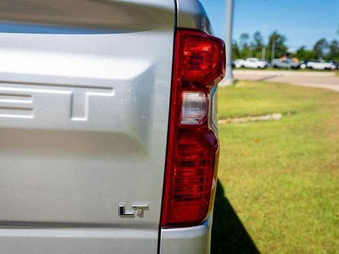 Used 2022 Chevrolet Silverado 1500 LT w/ All Star Edition Plus RWD image 17