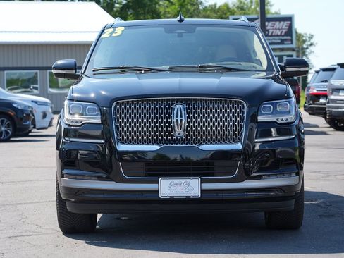 Used 2023 Lincoln Navigator Reserve AWD/4WD image 8