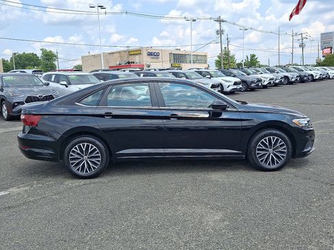 Used 2021 Volkswagen Jetta SE w/ SE Cold Weather Package FWD image 8