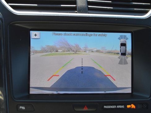 Used 2017 Ford Explorer XLT w/ Equipment Group 202A image 10