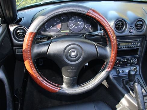 Used 1999 MAZDA MX-5 Miata RWD image 22