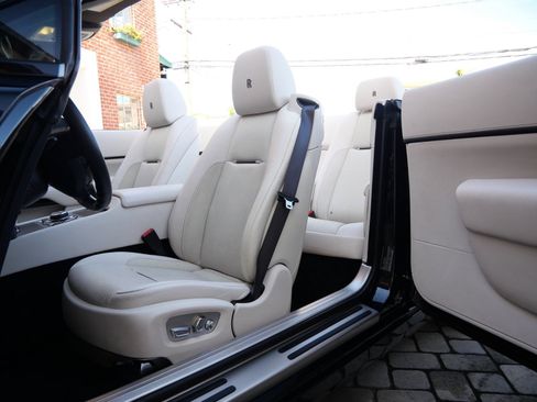 Certified 2018 Rolls-Royce Dawn image 23