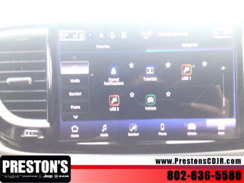 Used 2024 Chrysler Pacifica Touring-L FWD image 21