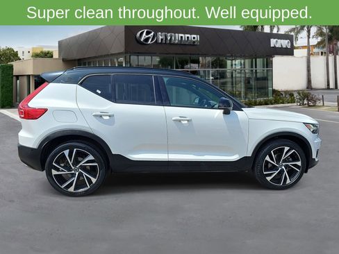 Used 2019 Volvo XC40 T5 R-Design AWD/4WD image 2