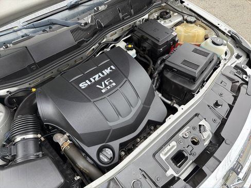 Used 2008 Suzuki XL7 AWD w/ 3rd Row image 14