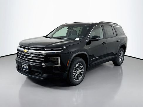 New 2026 Chevrolet Traverse LT w/ Driver Confidence Package AWD/4WD image 3