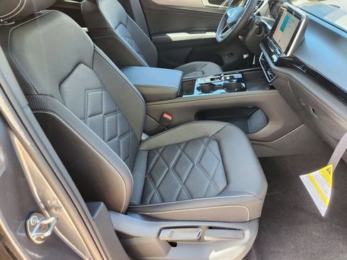 New 2025 Volkswagen Atlas Cross Sport SE AWD/4WD image 10