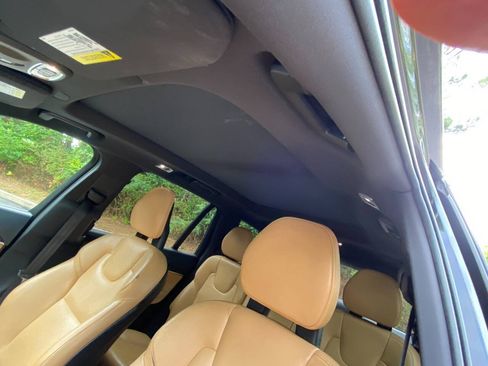 Used 2018 Volvo XC90 T6 Momentum w/ Convenience Package AWD/4WD image 42
